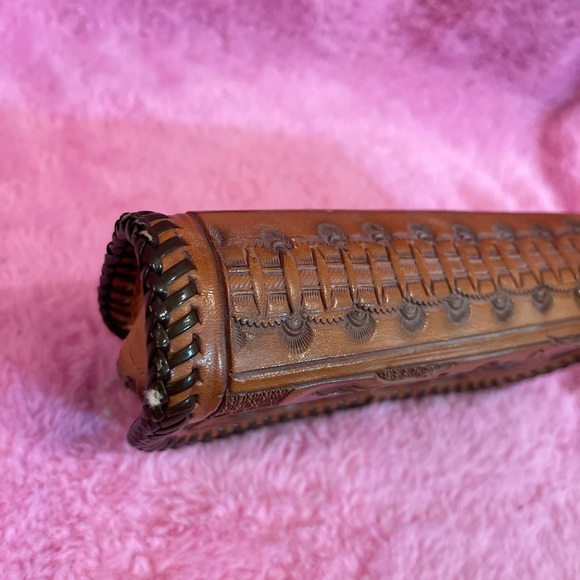 Vintage Antique Leather Hand Tooled Floral Pattern Zippered Purse Clutch - Picture 11 of 16